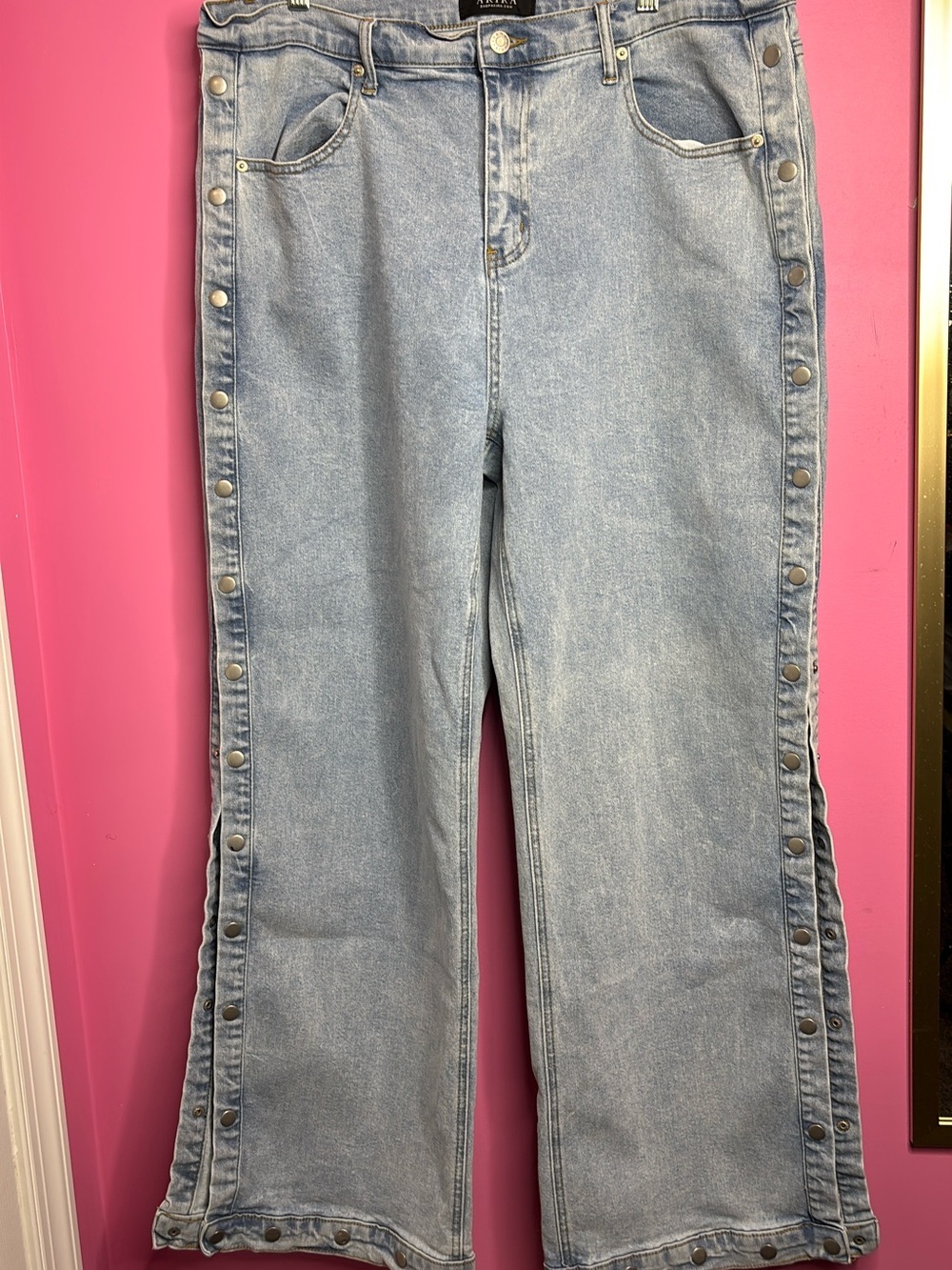 AKIRA Light Blue Snap-Trim Wide Leg Jeans